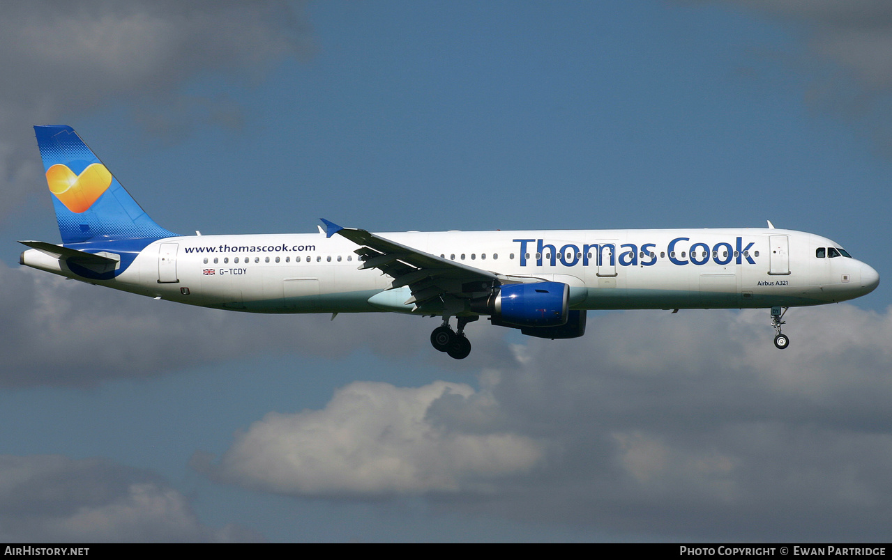 Aircraft Photo of G-TCDY | Airbus A321-211 | Thomas Cook Airlines | AirHistory.net #496029
