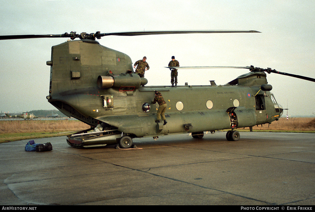 Aircraft Photo of ZA711 | Boeing Chinook HC2 (352) | UK - Air Force | AirHistory.net #496118