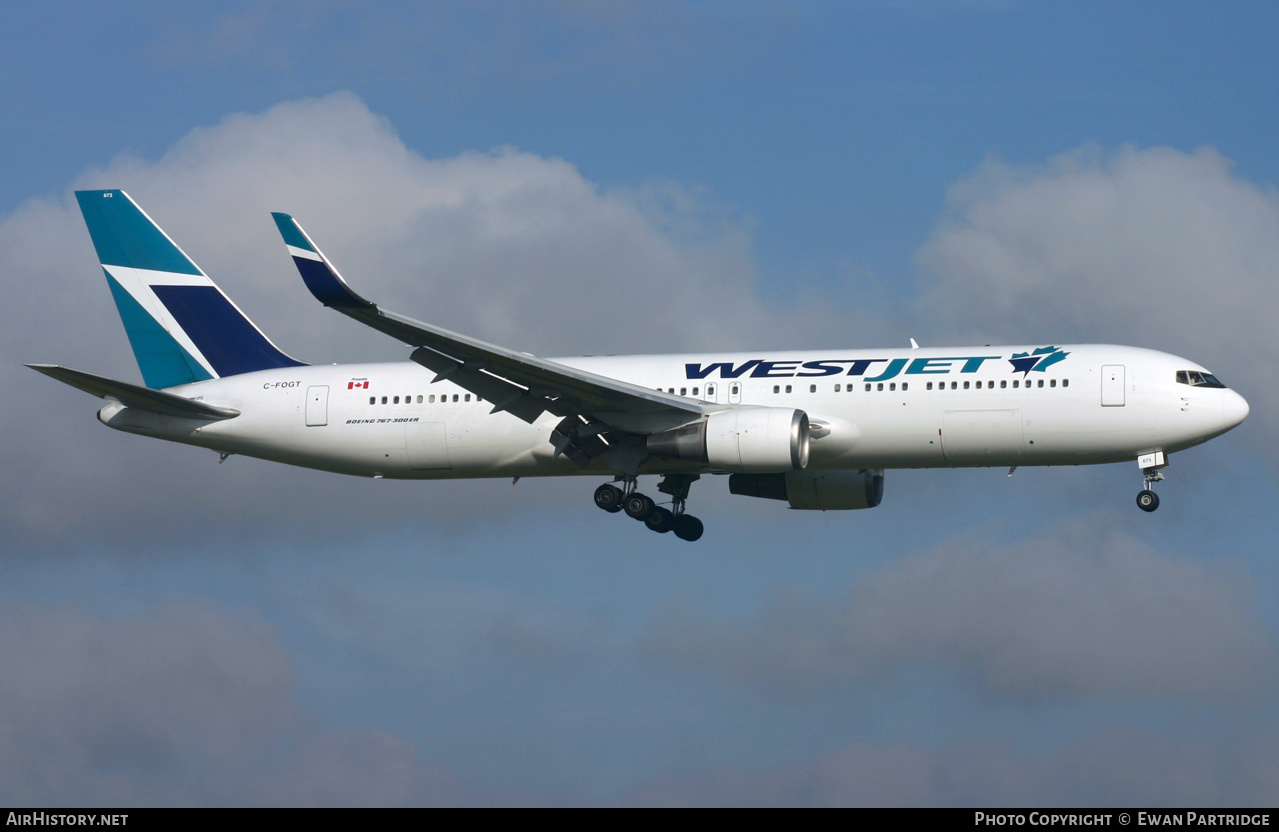 Aircraft Photo of C-FOGT | Boeing 767-338/ER | WestJet | AirHistory.net #496225