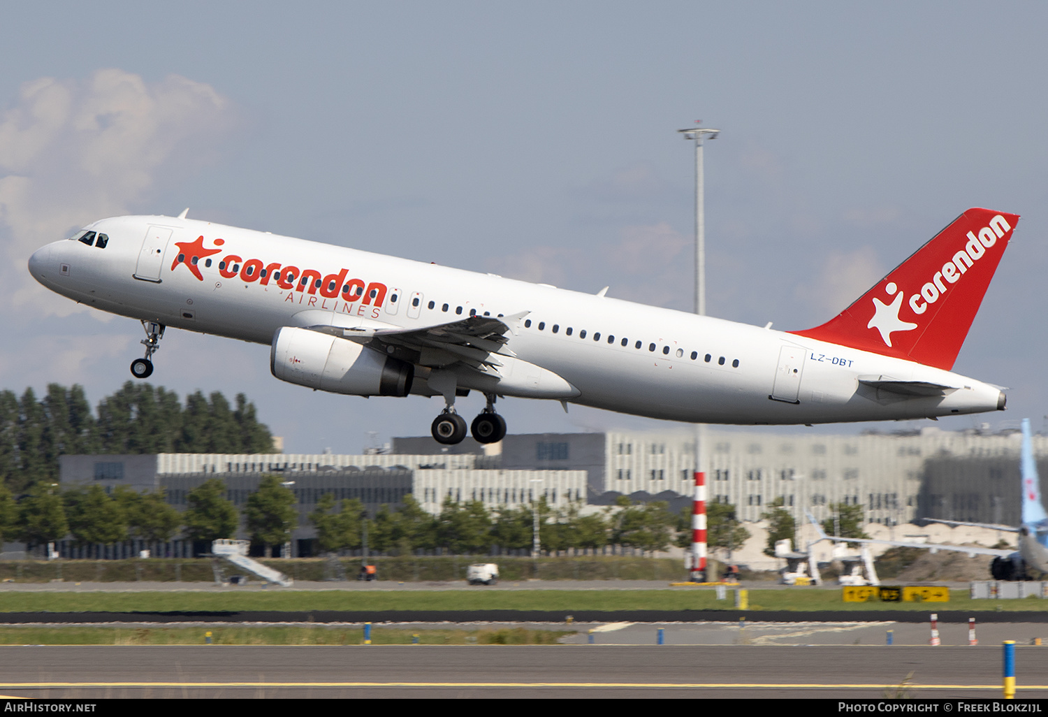 Aircraft Photo of LZ-DBT | Airbus A320-232 | Corendon Airlines | AirHistory.net #496302