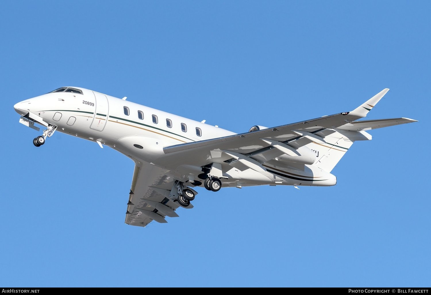 Aircraft Photo of C-GOXU | Bombardier Challenger 350 (BD-100-1A10) | AirHistory.net #496501
