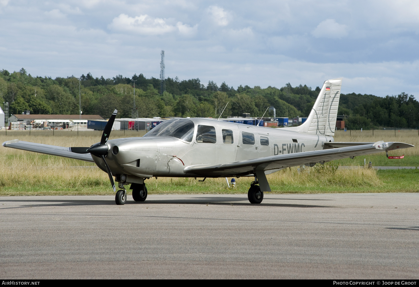 Aircraft Photo of D-EWMC | Piper PA-32R-301 Saratoga II HP | AirHistory.net #496553