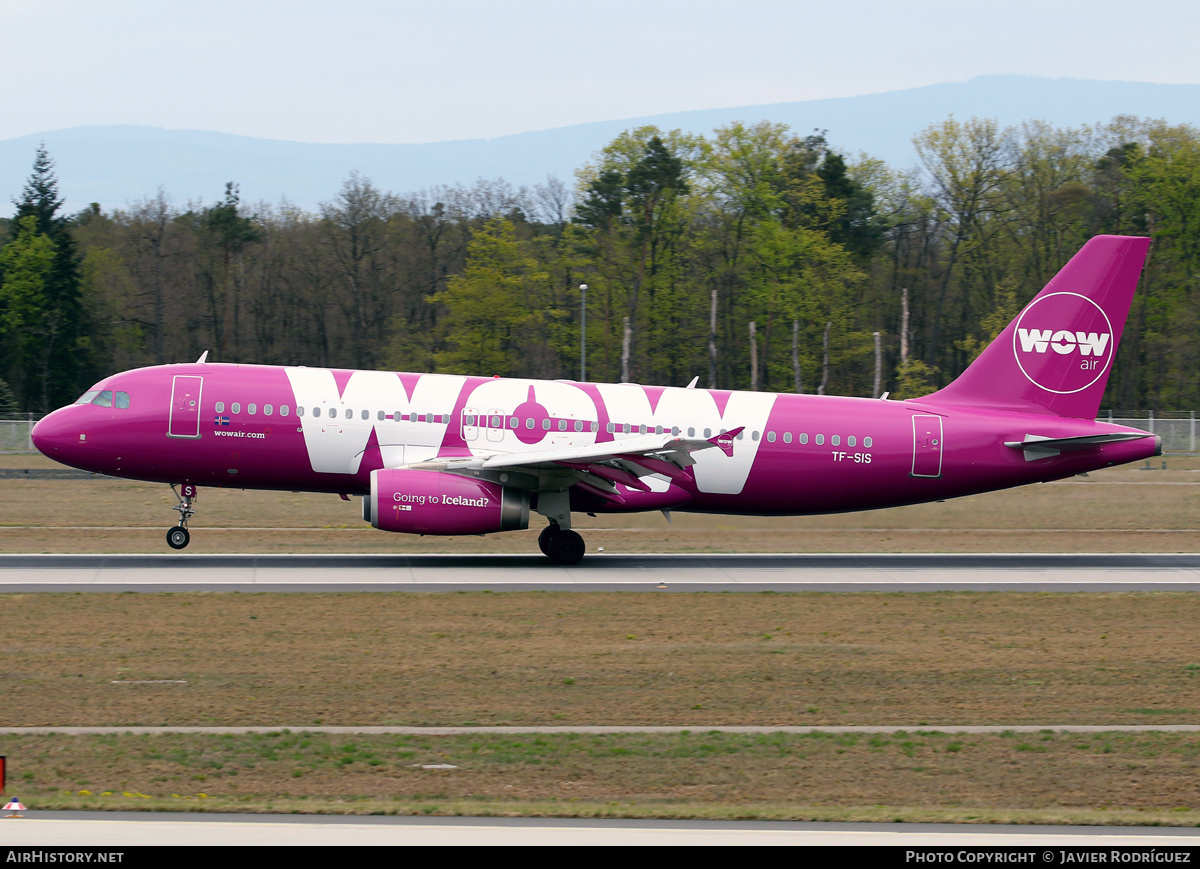 Aircraft Photo of TF-SIS | Airbus A320-232 | WOW Air | AirHistory.net #496554