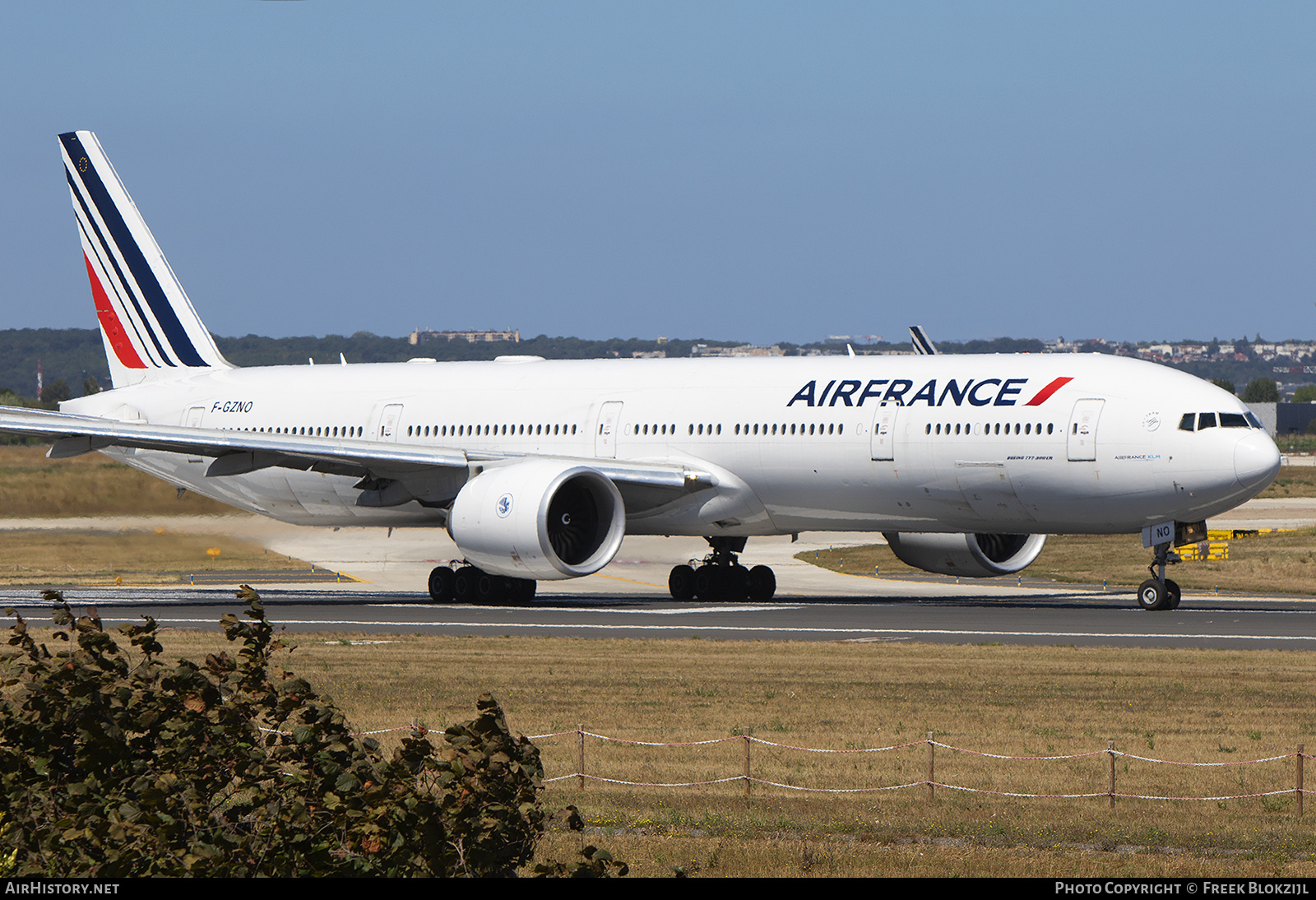 Aircraft Photo of F-GZNO | Boeing 777-328/ER | Air France | AirHistory.net #496604