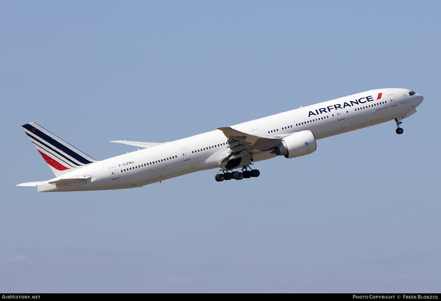 Aircraft Photo of F-GZNU | Boeing 777-328/ER | Air France | AirHistory.net #496611