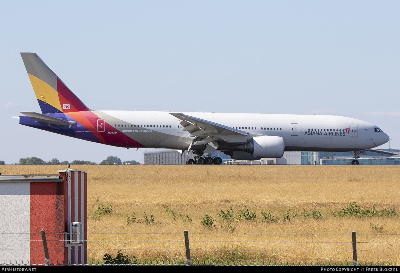 Aircraft Photo of HL8284 | Boeing 777-28E/ER | Asiana Airlines | AirHistory.net #496613