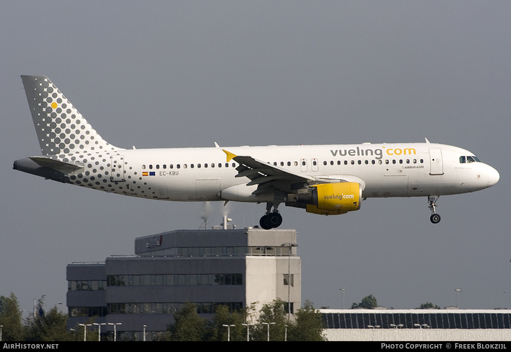 Aircraft Photo of EC-KBU | Airbus A320-214 | Vueling Airlines | AirHistory.net #496626