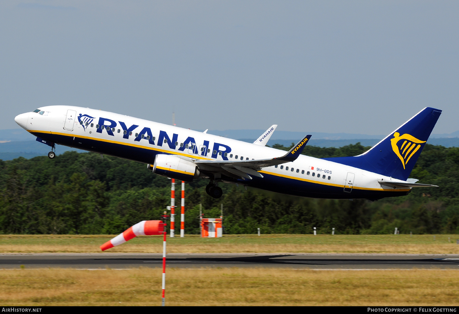 Aircraft Photo of 9H-QDS | Boeing 737-800 | Ryanair | AirHistory.net #496629