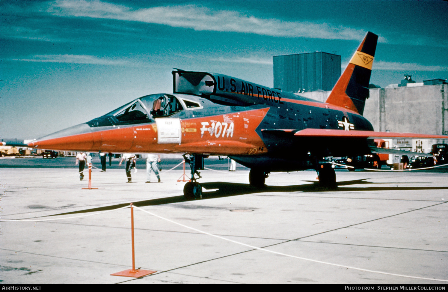 Aircraft Photo of NACA 207 / 55-5118 | North American F-107A | NACA - National Advisory Committee for Aeronautics | AirHistory.net #496656