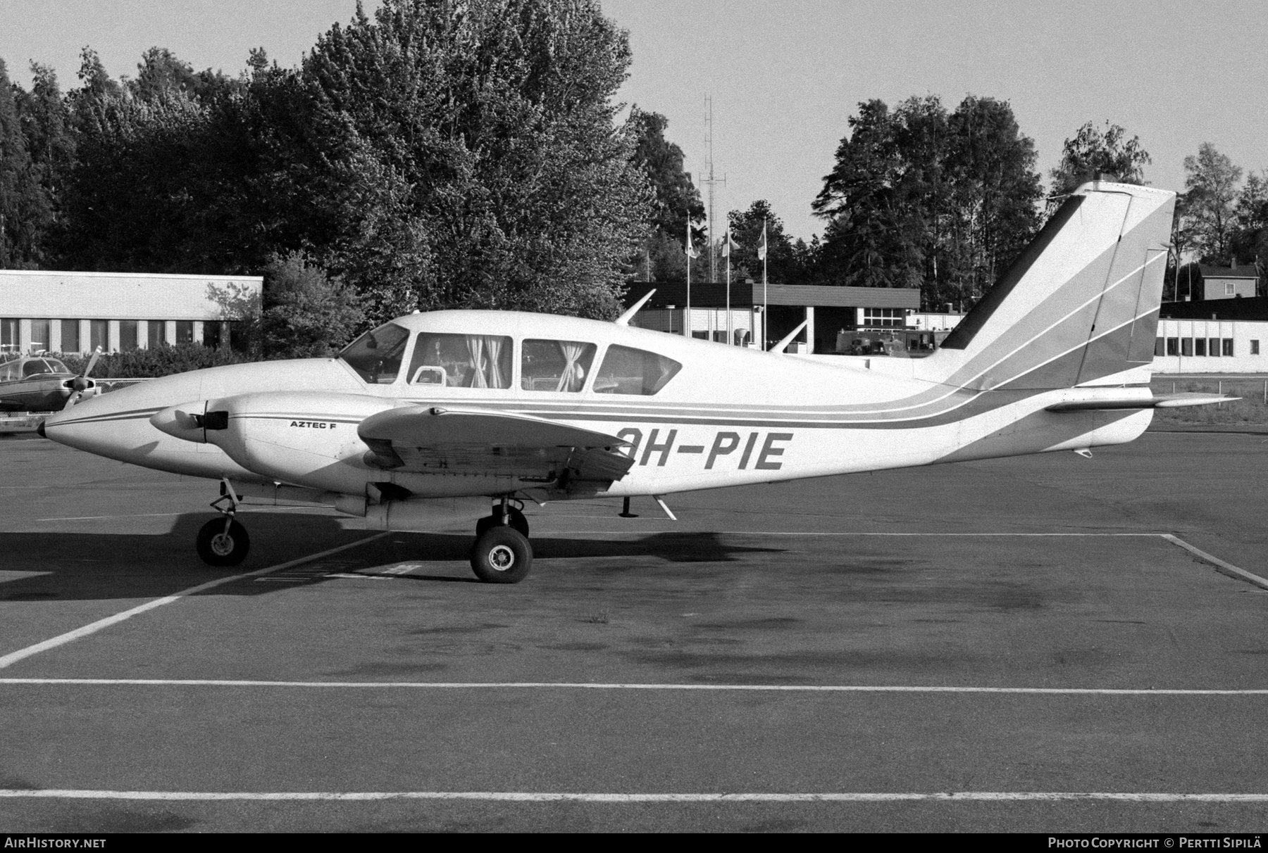 Aircraft Photo of OH-PIE | Piper PA-23-250 Aztec C | AirHistory.net #496900