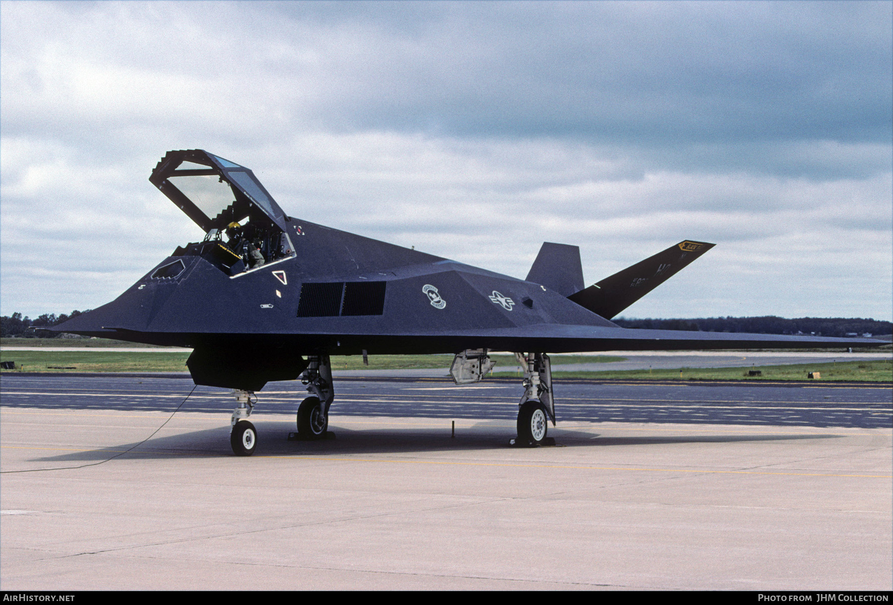 Aircraft Photo of 84-0827 / AF84-827 | Lockheed F-117A Nighthawk | USA - Air Force | AirHistory.net #496986