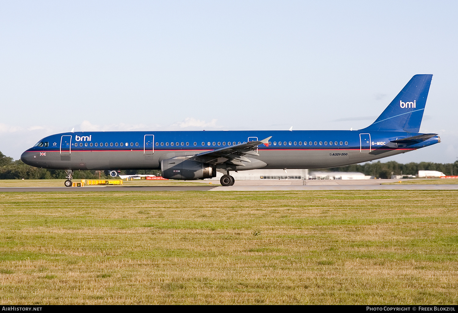 Aircraft Photo of G-MIDC | Airbus A321-231 | BMI - British Midland International | AirHistory.net #497088