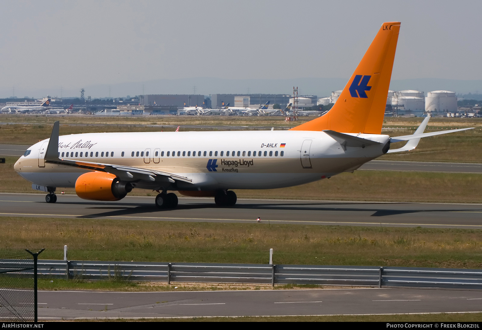 Aircraft Photo of D-AHLK | Boeing 737-8K5 | Hapag-Lloyd Cruises | AirHistory.net #497245