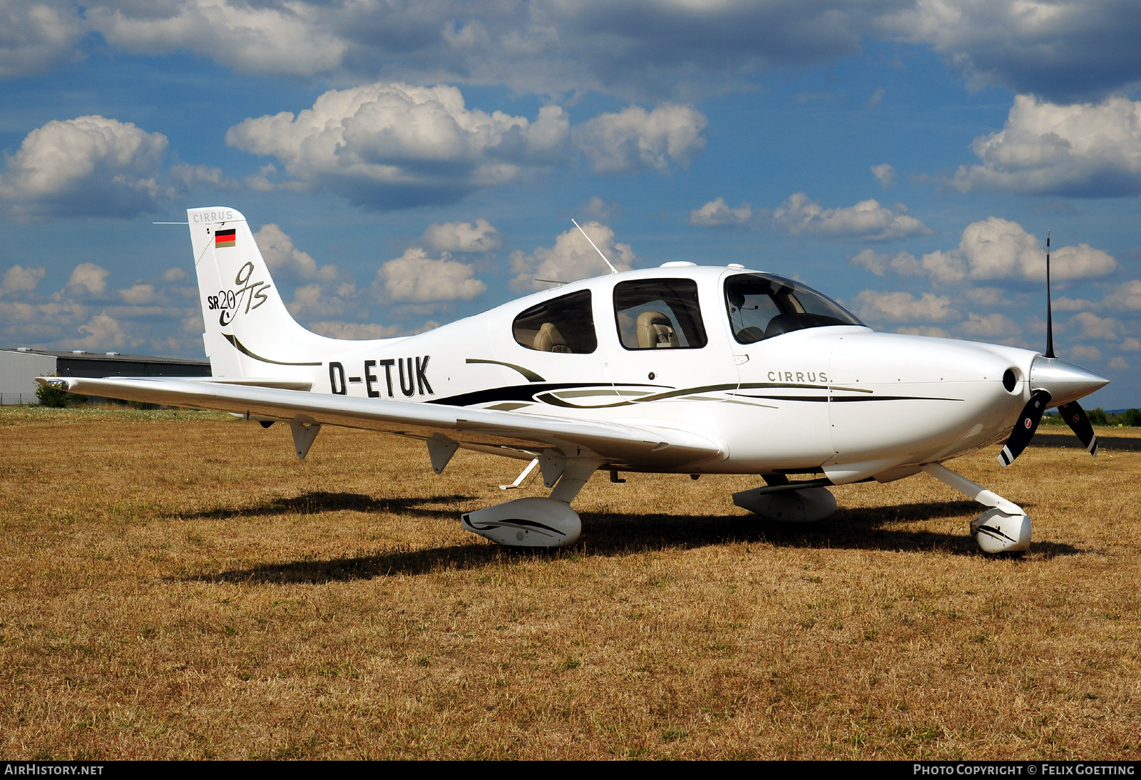 Aircraft Photo of D-ETUK | Cirrus SR-20 G2-GTS | AirHistory.net #497268