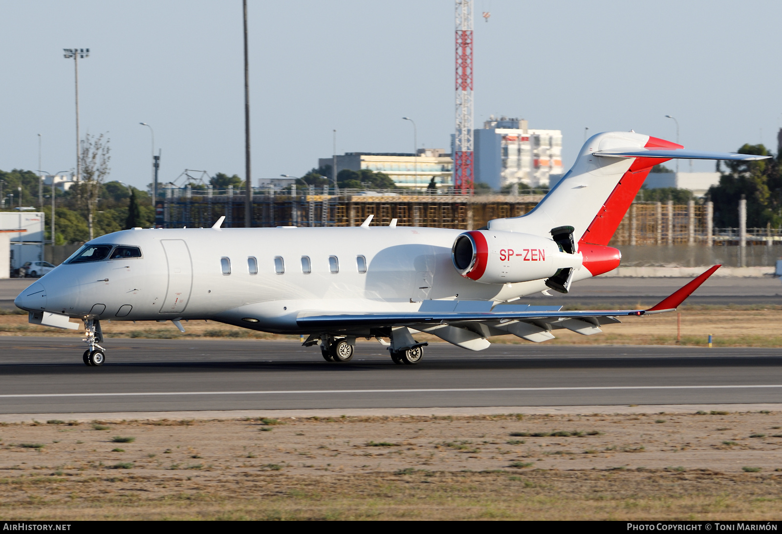 Aircraft Photo of SP-ZEN | Bombardier Challenger 350 (BD-100-1A10) | AirHistory.net #497290