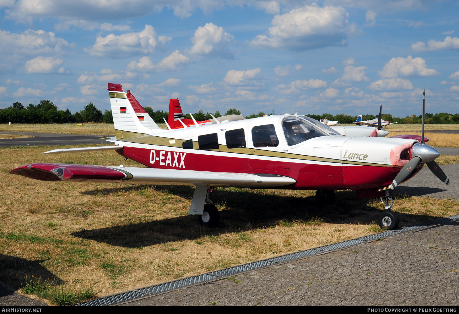 Aircraft Photo of D-EAXX | Piper PA-32R-300 Cherokee Lance | AirHistory.net #497338