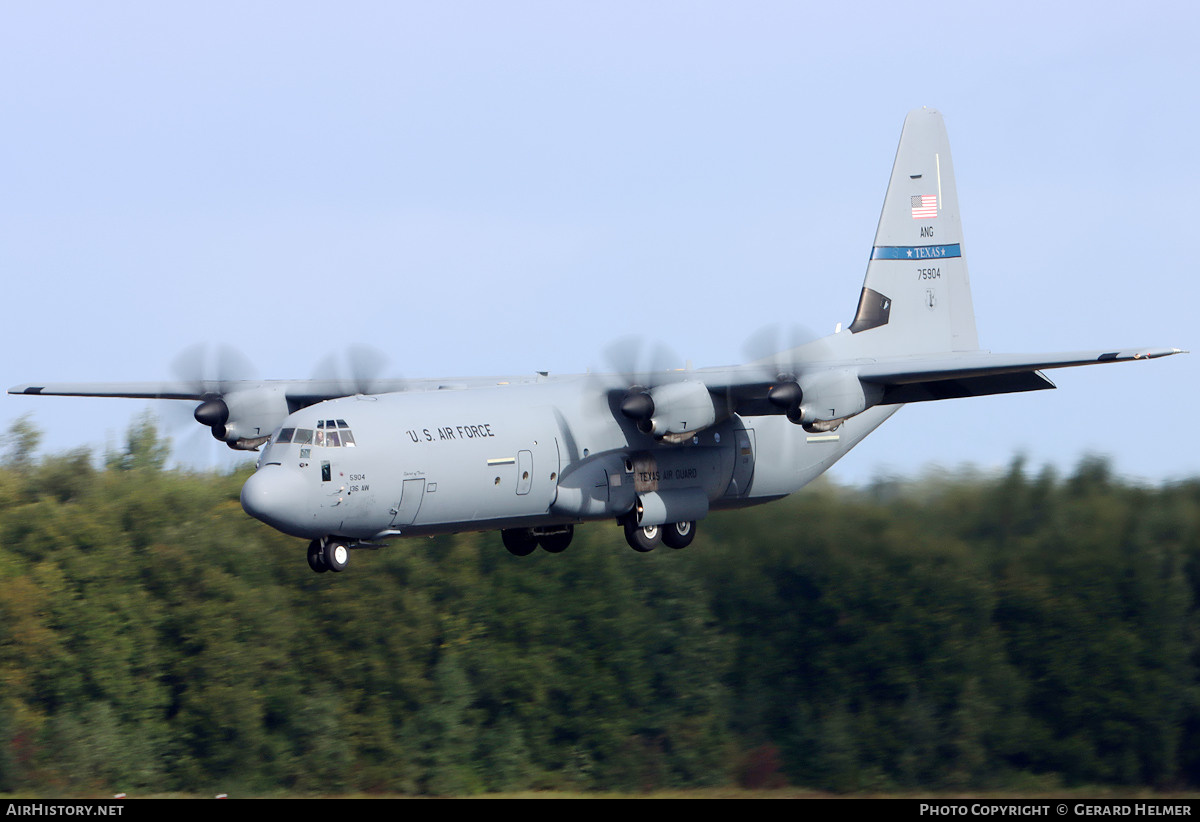Aircraft Photo of 17-5904 / 75904 | Lockheed Martin C-130J-30 Hercules | USA - Air Force | AirHistory.net #497385