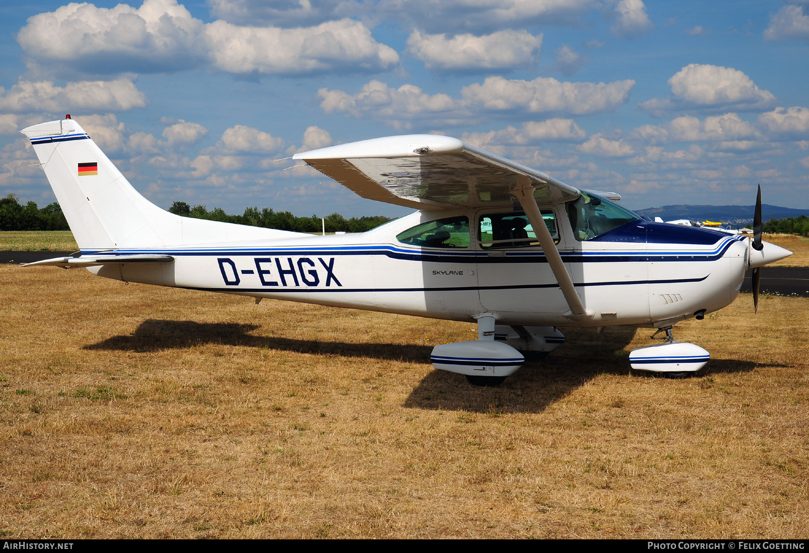 Aircraft Photo of D-EHGX | Cessna 182R Skylane | AirHistory.net #497392