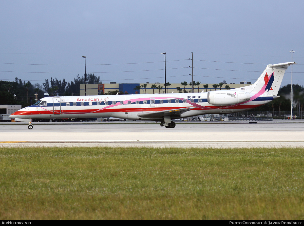 Aircraft Photo of N698CB | Embraer ERJ-145LR (EMB-145LR) | American Eagle | AirHistory.net #497419