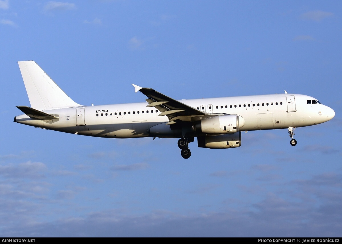 Aircraft Photo of LY-VEJ | Airbus A320-232 | AirHistory.net #497450