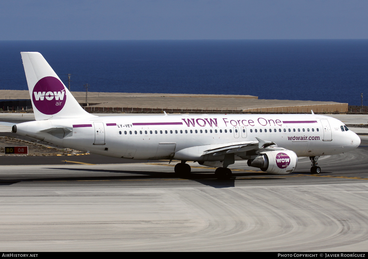 Aircraft Photo of LY-VEY | Airbus A320-212 | WOW Air | AirHistory.net #497457