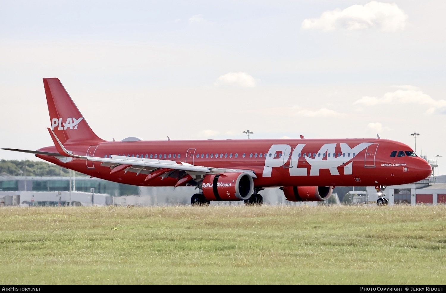 Aircraft Photo of TF-PLB | Airbus A321-251N | Play | AirHistory.net #497665