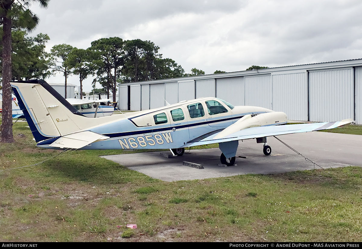 Aircraft Photo of N6858W | Beech 58 Baron | AirHistory.net #498012