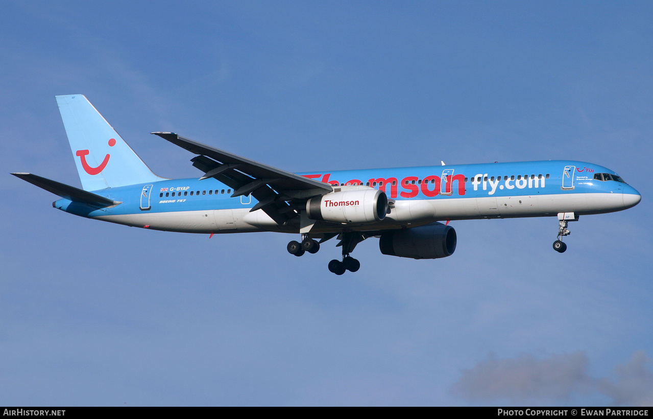 Aircraft Photo of G-BYAP | Boeing 757-204 | Thomsonfly | AirHistory.net #498013