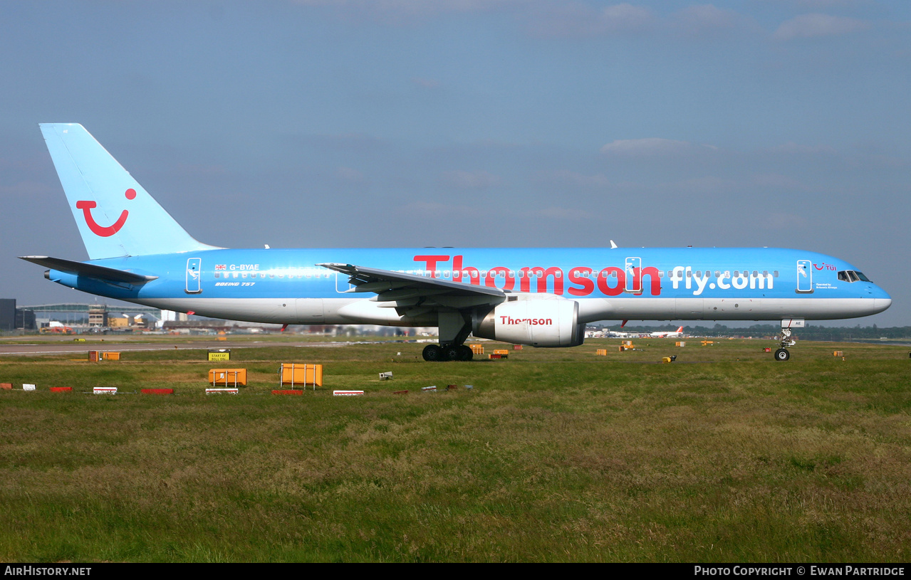 Aircraft Photo of G-BYAE | Boeing 757-204 | Thomsonfly | AirHistory.net #498028