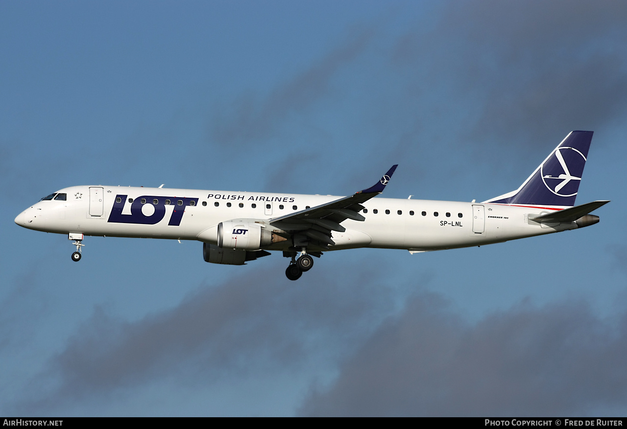Aircraft Photo of SP-LNL | Embraer 195LR (ERJ-190-200LR) | LOT Polish Airlines - Polskie Linie Lotnicze | AirHistory.net #498188