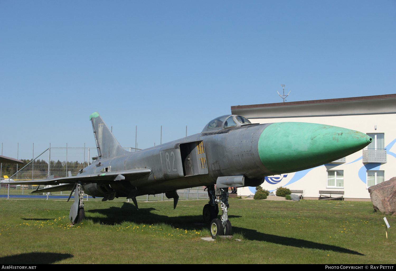 Aircraft Photo of 82 blue | Sukhoi Su-15TM | Ukraine - Air Force | AirHistory.net #498481