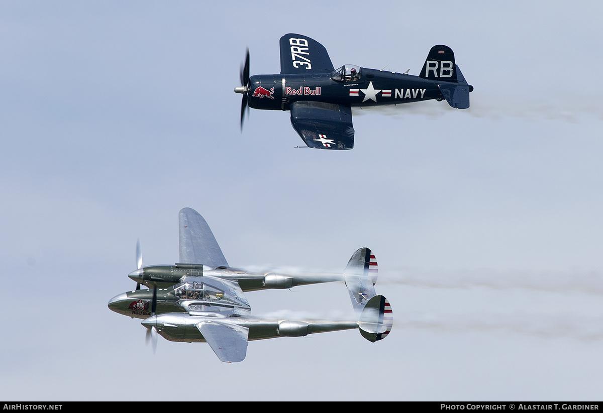 Aircraft Photo of N25Y | Lockheed P-38L Lightning | Red Bull | AirHistory.net #498693