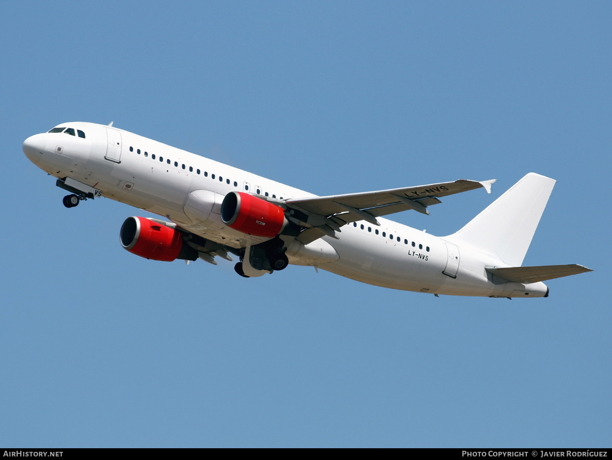 Aircraft Photo of LY-NVS | Airbus A320-214 | AirHistory.net #498826