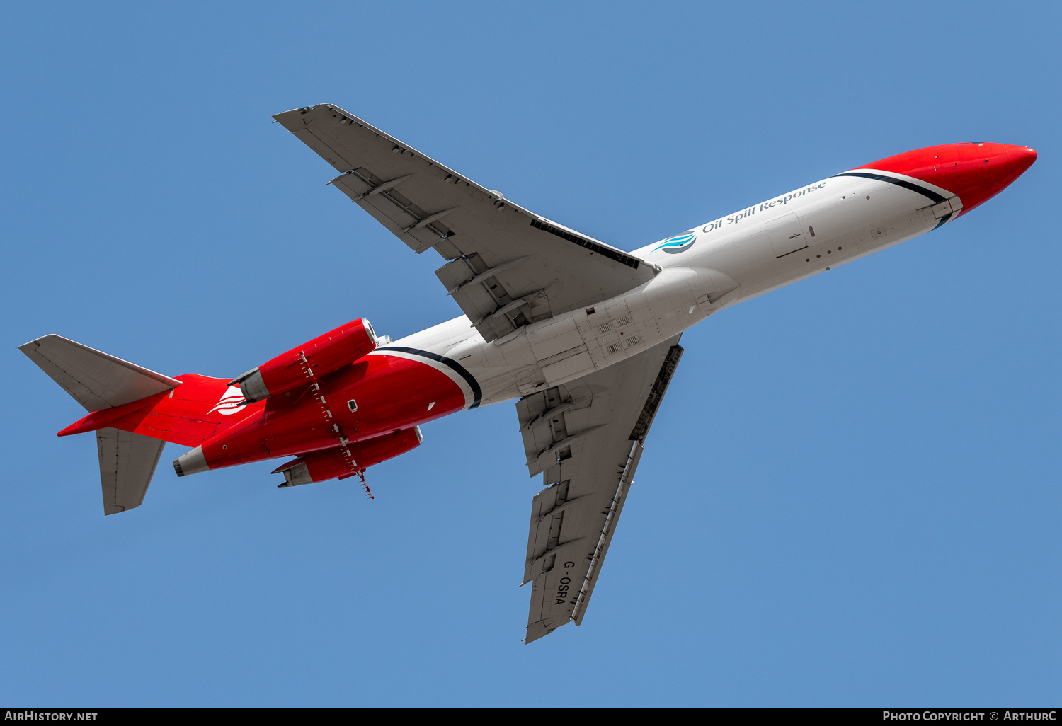 Aircraft Photo of G-OSRA | Boeing 727-2S2F/Adv(RE) Super 27 | Oil Spill Response | AirHistory.net #498940