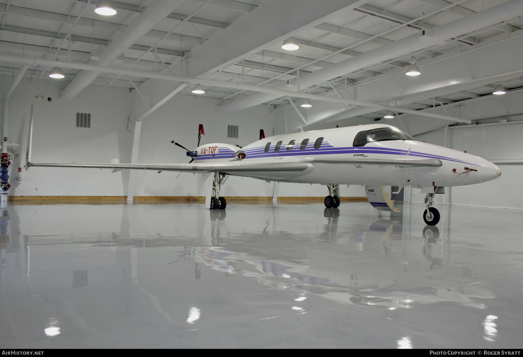 Aircraft Photo of N8224Q / XA-TQF | Beech 2000 Starship 1 | AirHistory.net #499075