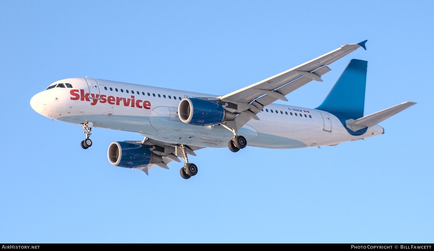 Aircraft Photo of C-GUEW | Airbus A320-214 | Skyservice Airlines | AirHistory.net #499220