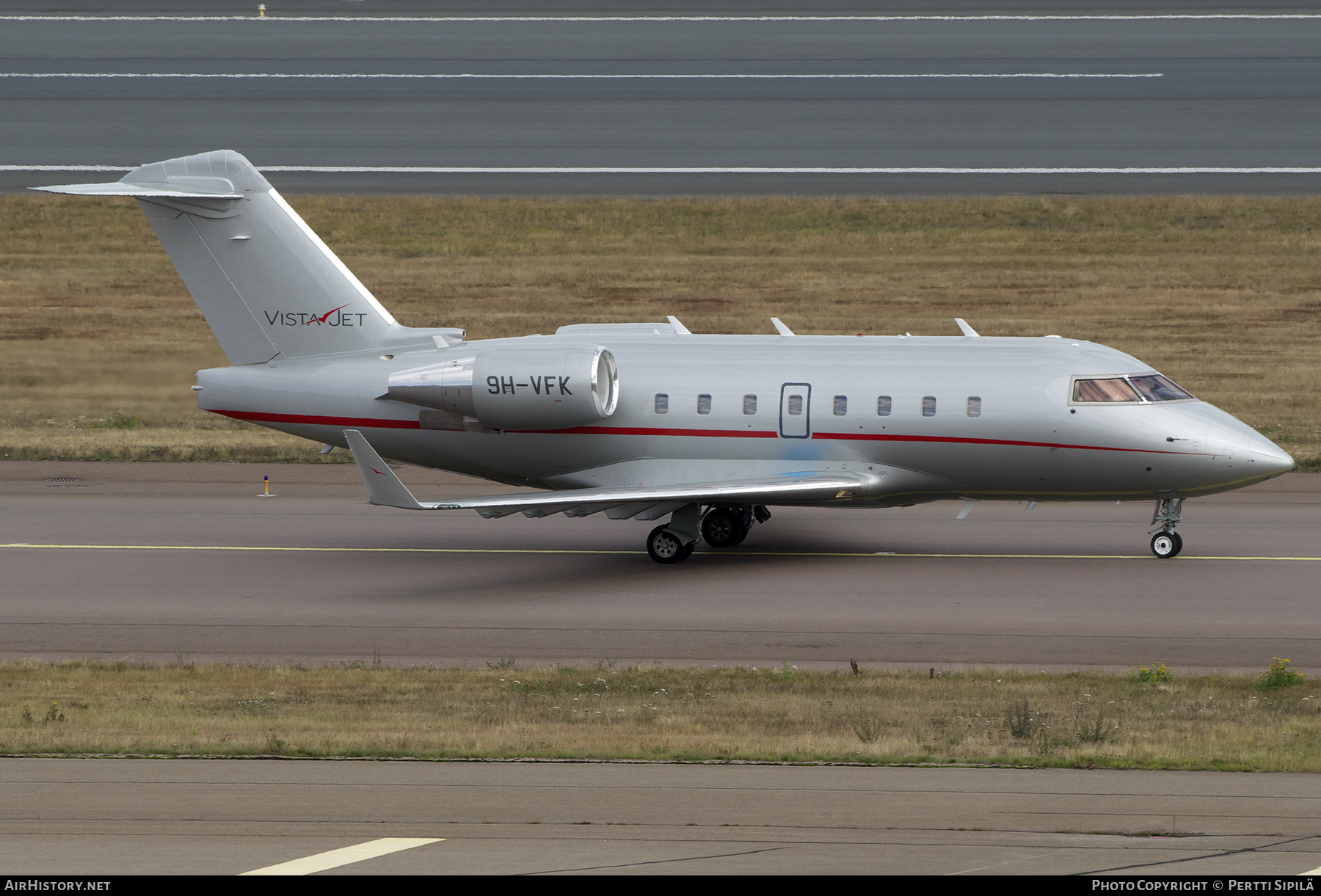 Aircraft Photo of 9H-VFK | Bombardier Challenger 604 (CL-600-2B16) | VistaJet | AirHistory.net #499357