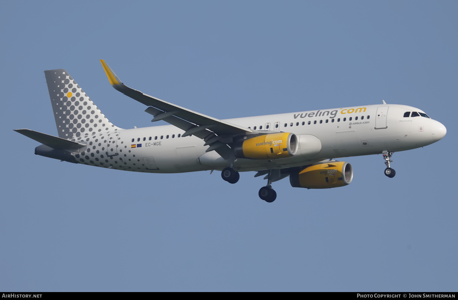 Aircraft Photo of EC-MGE | Airbus A320-232 | Vueling Airlines | AirHistory.net #499379