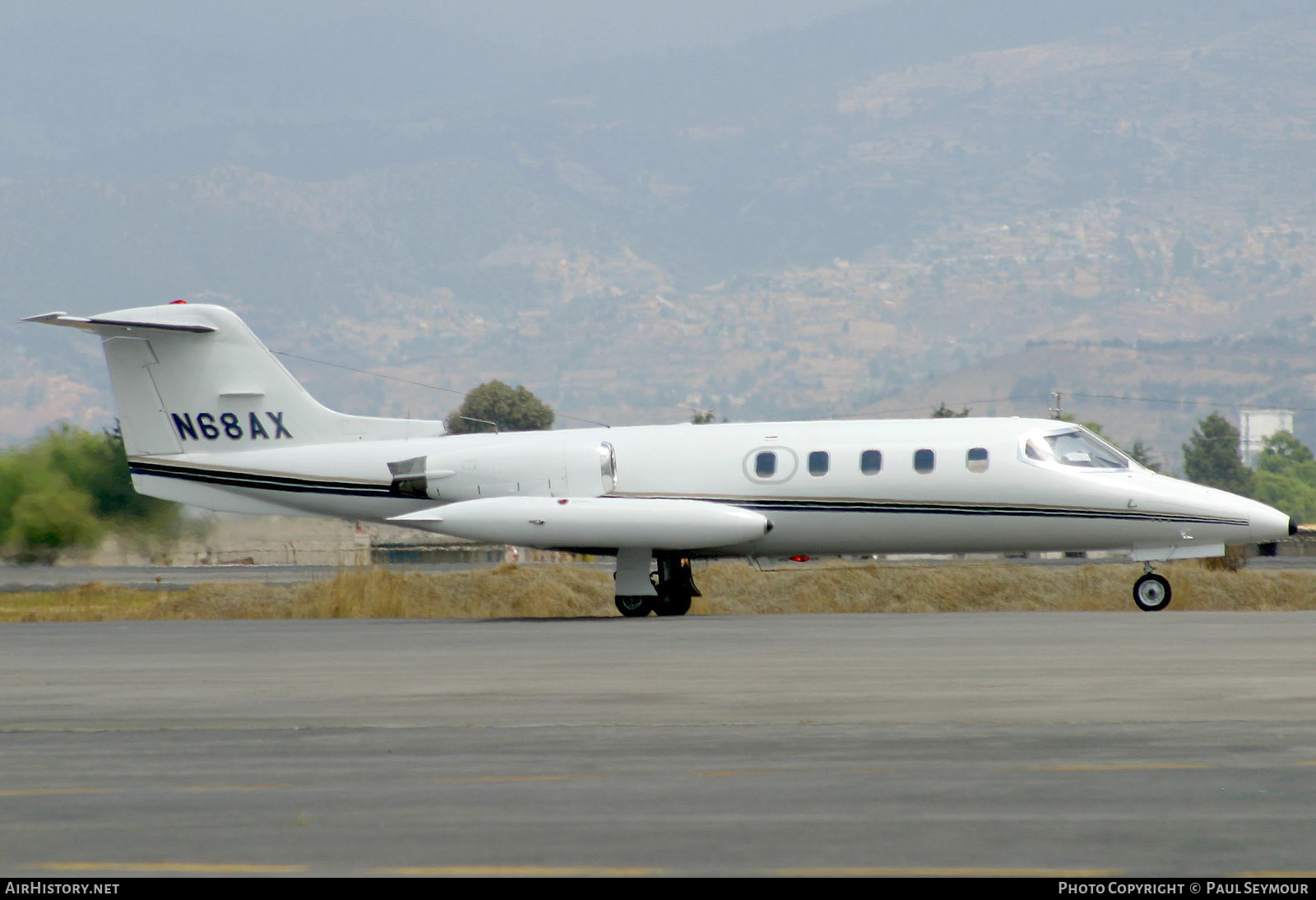 Aircraft Photo of N68AX | Gates Learjet 25D | AirHistory.net #499447
