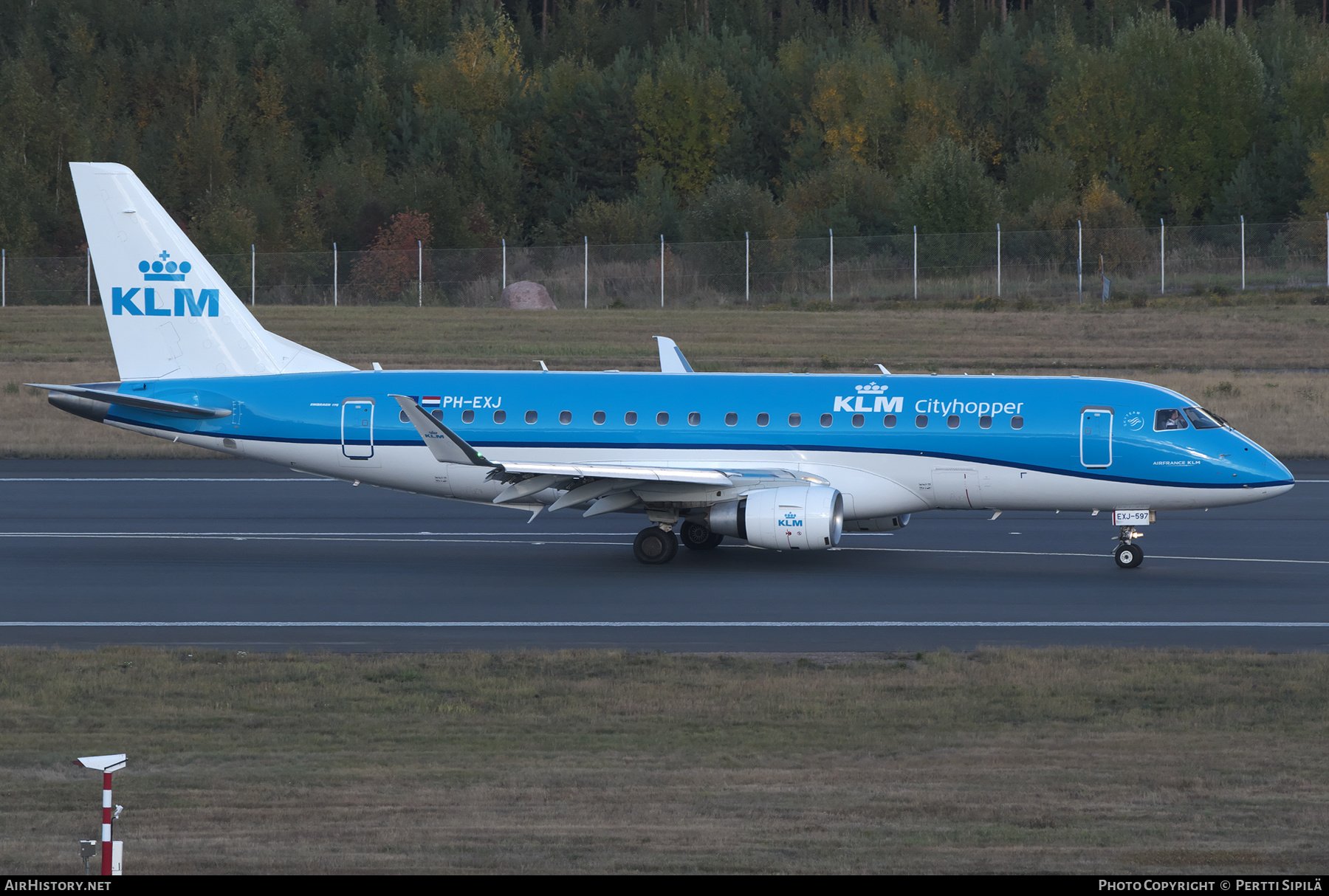 Aircraft Photo of PH-EXJ | Embraer 175STD (ERJ-170-200STD) | KLM Cityhopper | AirHistory.net #499451