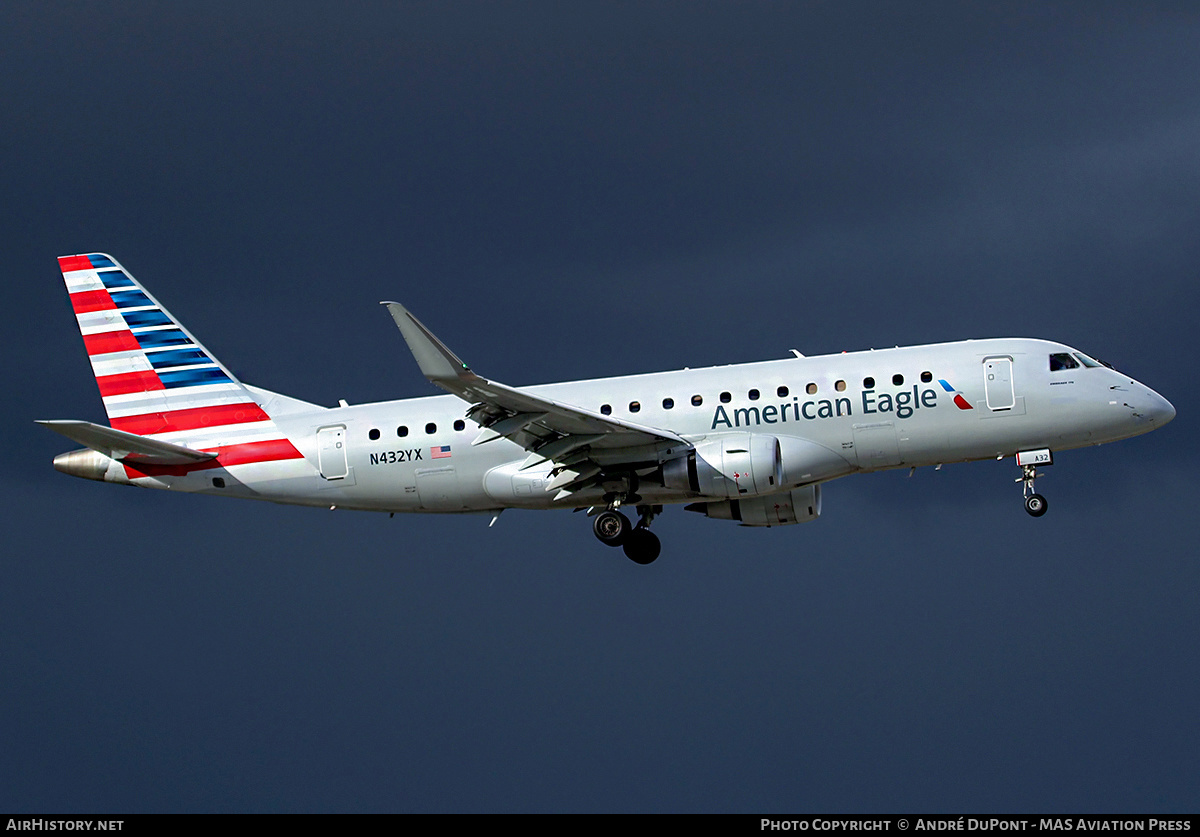 Aircraft Photo of N432YX | Embraer 175LR (ERJ-170-200LR) | American Eagle | AirHistory.net #499510