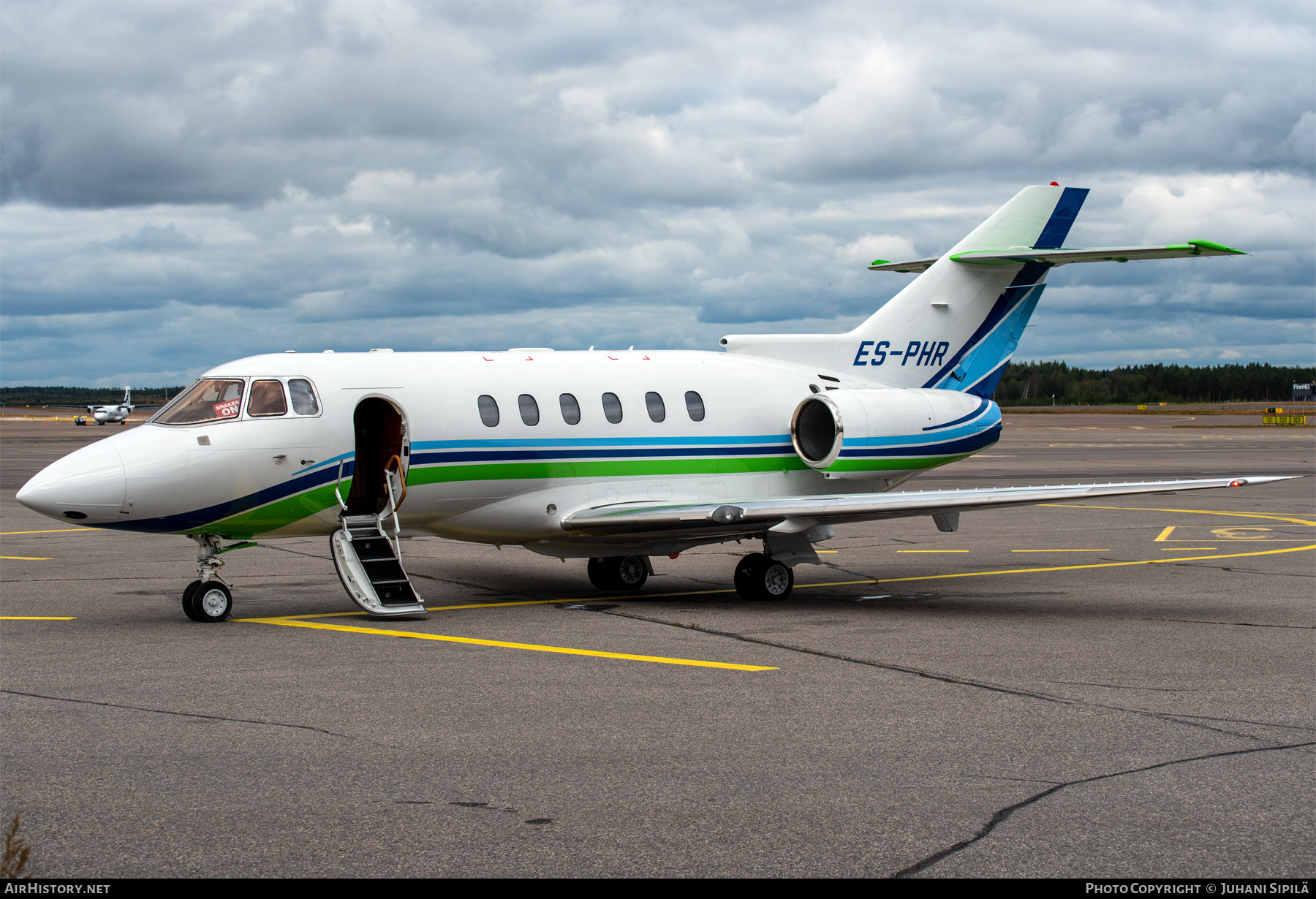 Aircraft Photo of ES-PHR | Hawker Beechcraft 750 | AirHistory.net #499512