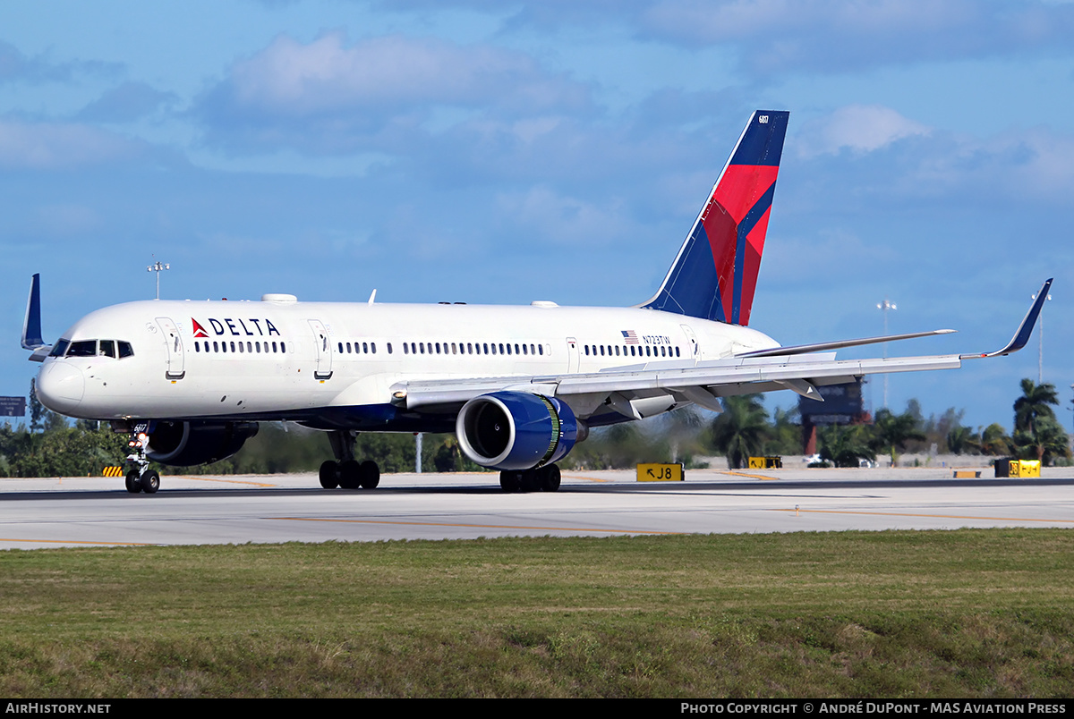 Aircraft Photo of N723TW | Boeing 757-231 | Delta Air Lines | AirHistory.net #499513