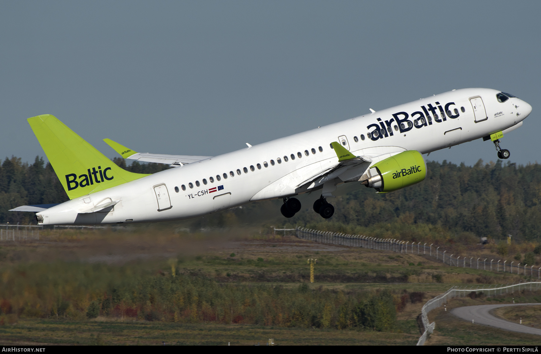 Aircraft Photo of YL-CSH | Bombardier CSeries CS300 (BD-500-1A11) | AirBaltic | AirHistory.net #499609