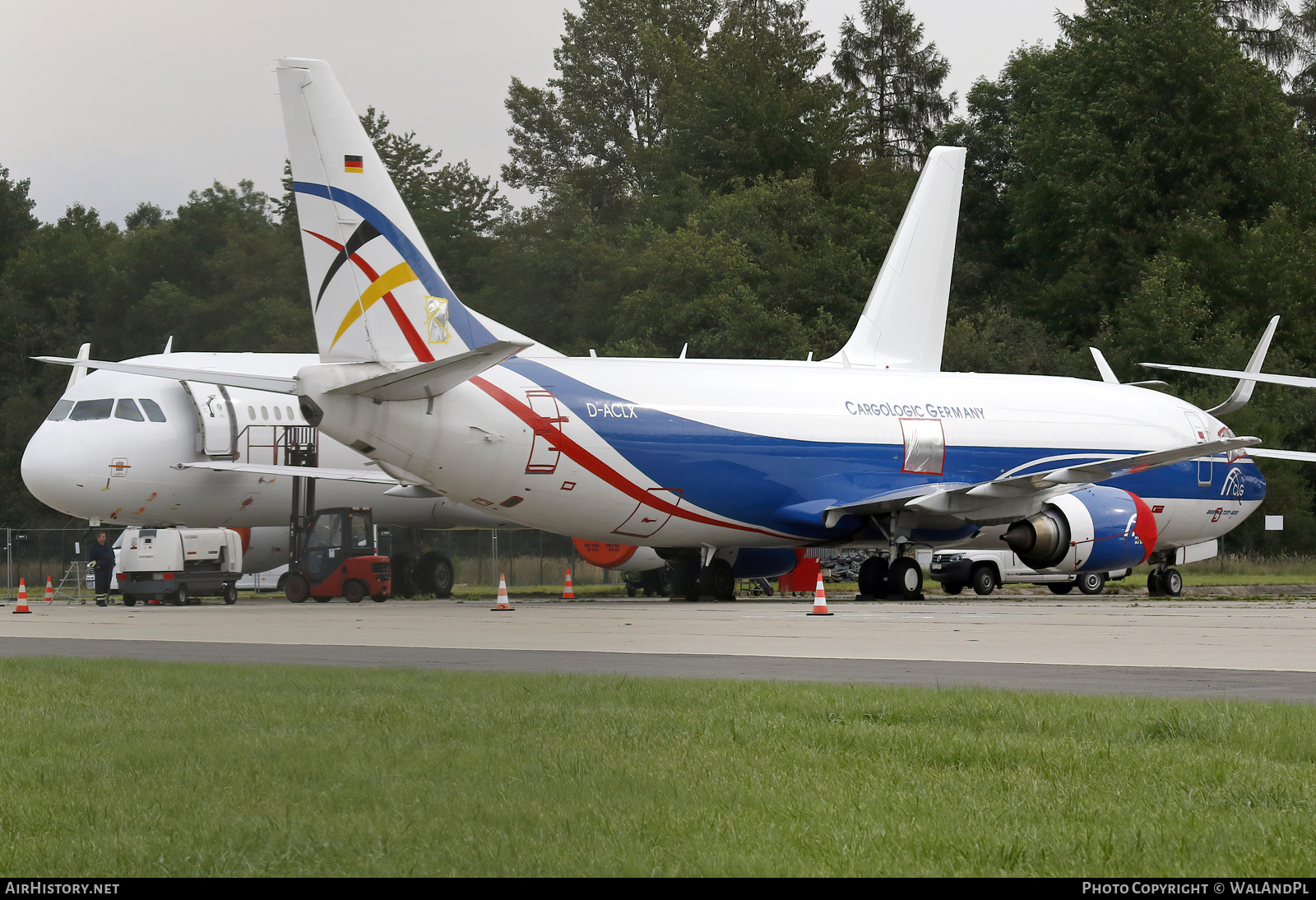 Aircraft Photo of D-ACLX | Boeing 737-45D(SF) | CargoLogic Germany - CLG | AirHistory.net #499642