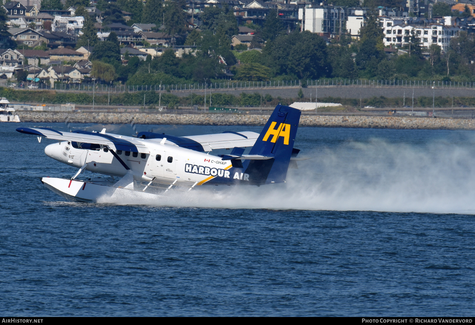 Aircraft Photo of C-GHAP | De Havilland Canada DHC-6-200 Twin Otter | Harbour Air | AirHistory.net #499699