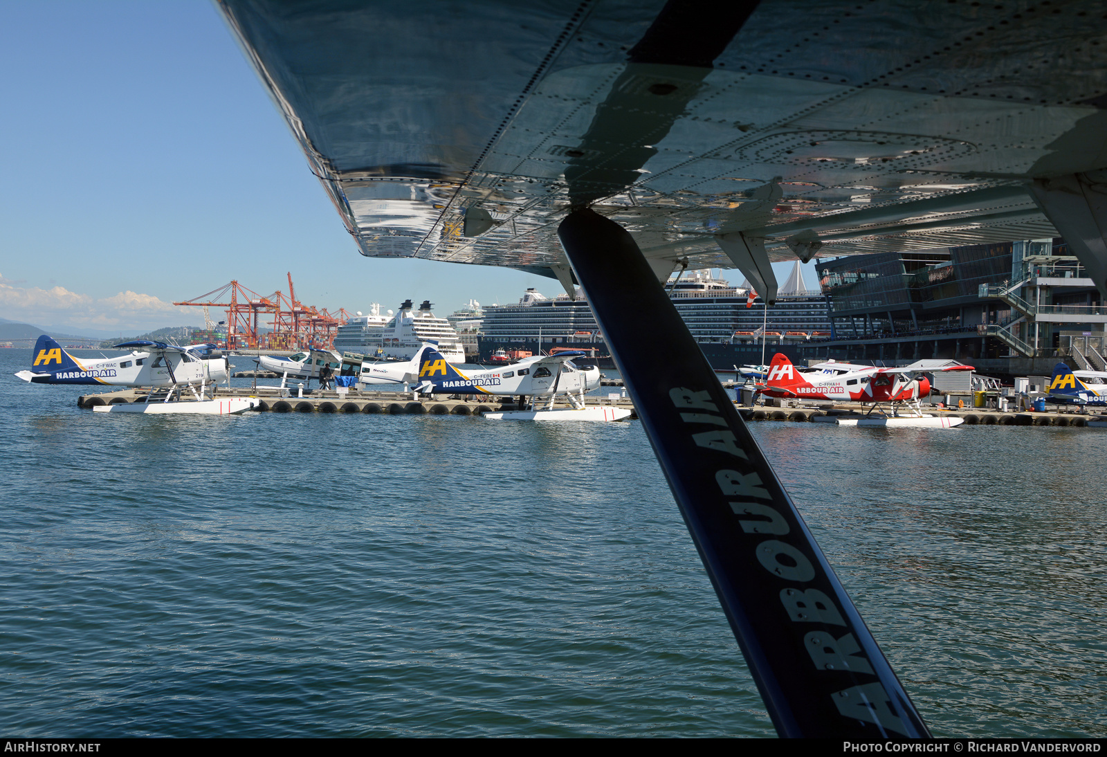 Airport photo of Vancouver - Harbour Seaplane (CYHC / CXH) in British Columbia, Canada | AirHistory.net #499708
