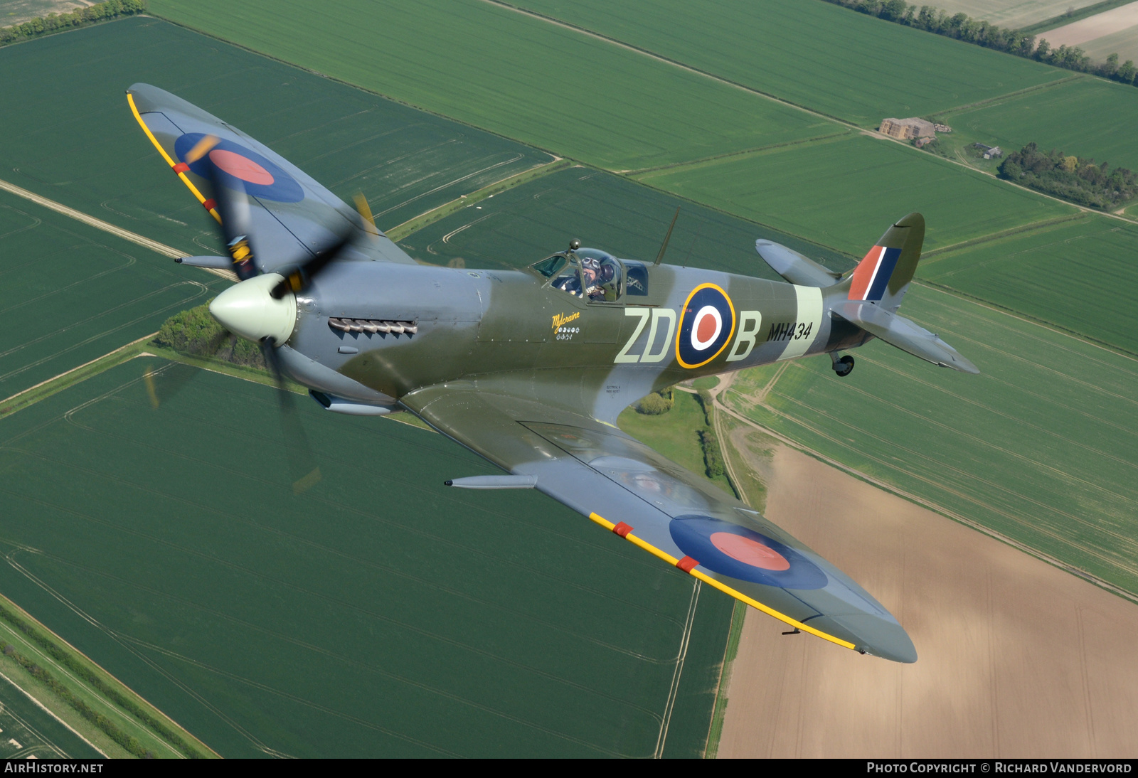 Aircraft Photo of G-ASJV / MH434 | Supermarine 361 Spitfire LF9B | UK - Air Force | AirHistory.net #499751