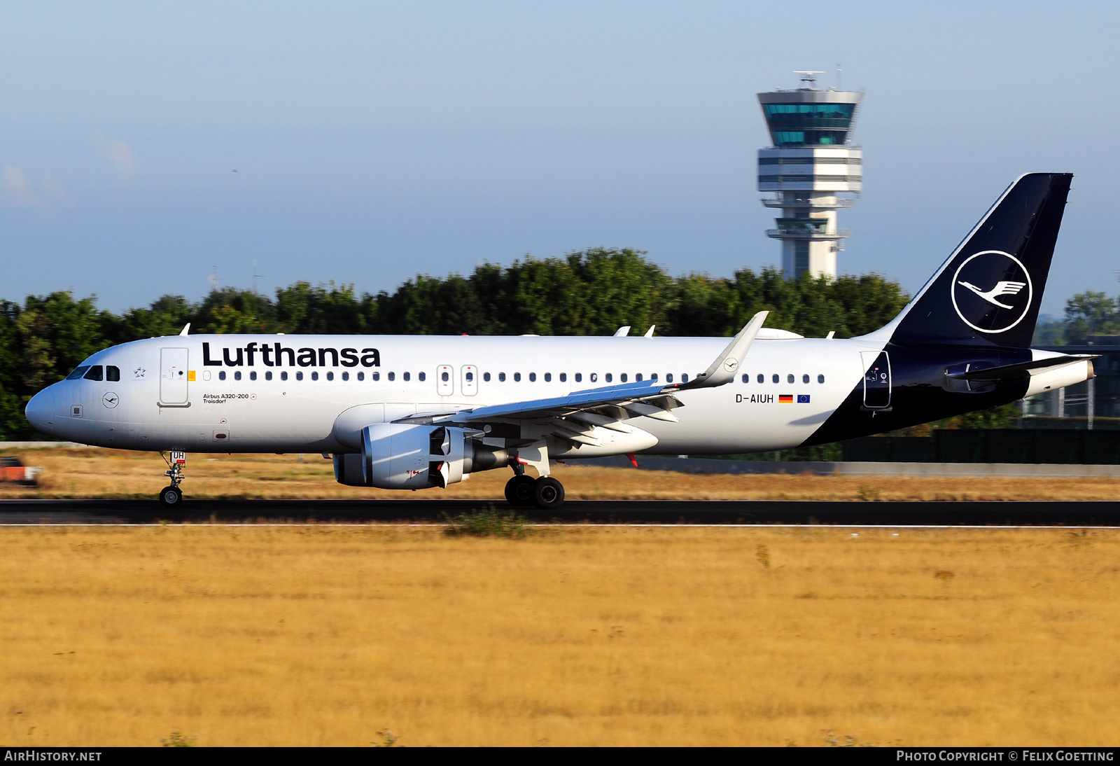 Aircraft Photo of D-AIUH | Airbus A320-214 | Lufthansa | AirHistory.net #499757