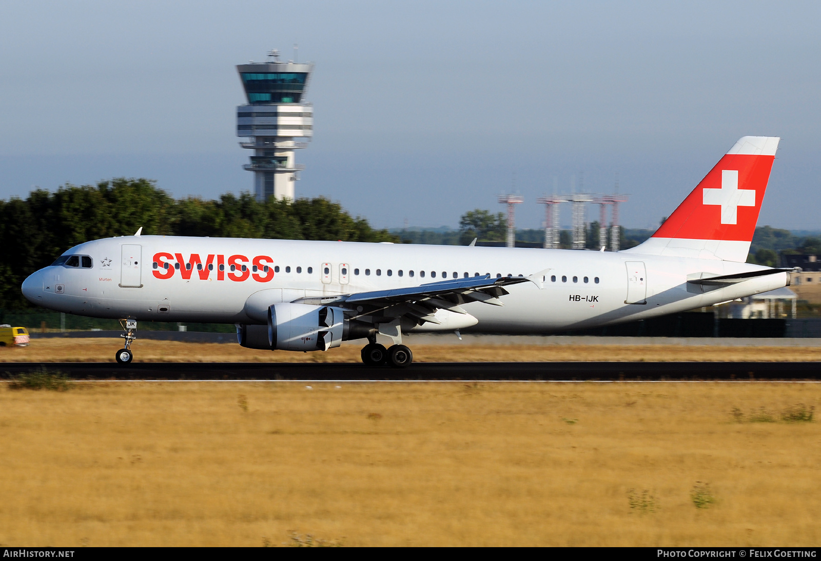 Aircraft Photo of HB-IJK | Airbus A320-214 | Swiss International Air Lines | AirHistory.net #499762